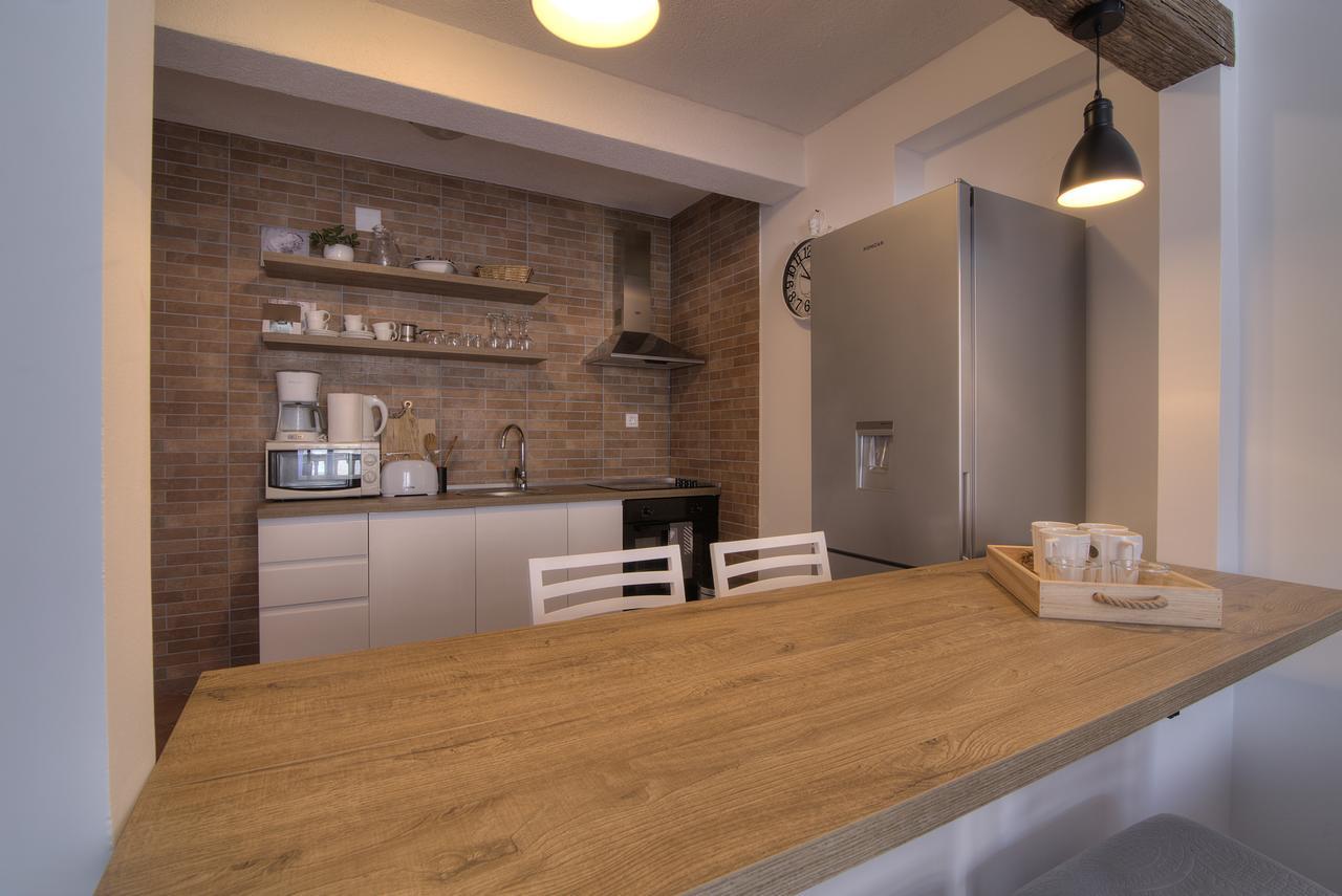 Apartments Lola เซนญ์ ภายนอก รูปภาพ