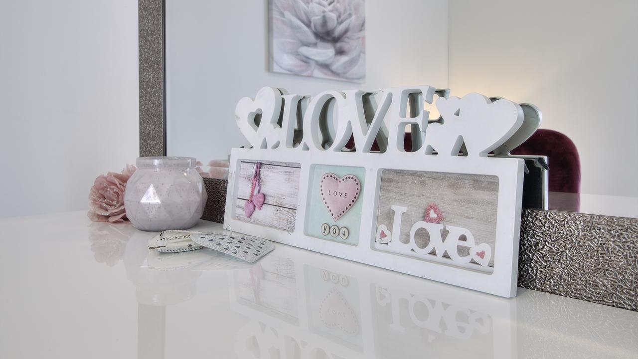 Apartments Lola เซนญ์ ภายนอก รูปภาพ