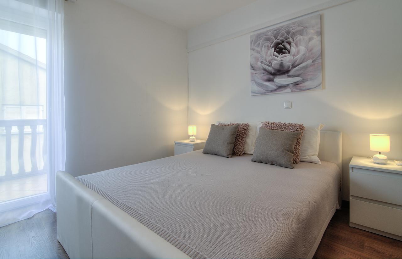 Apartments Lola เซนญ์ ภายนอก รูปภาพ