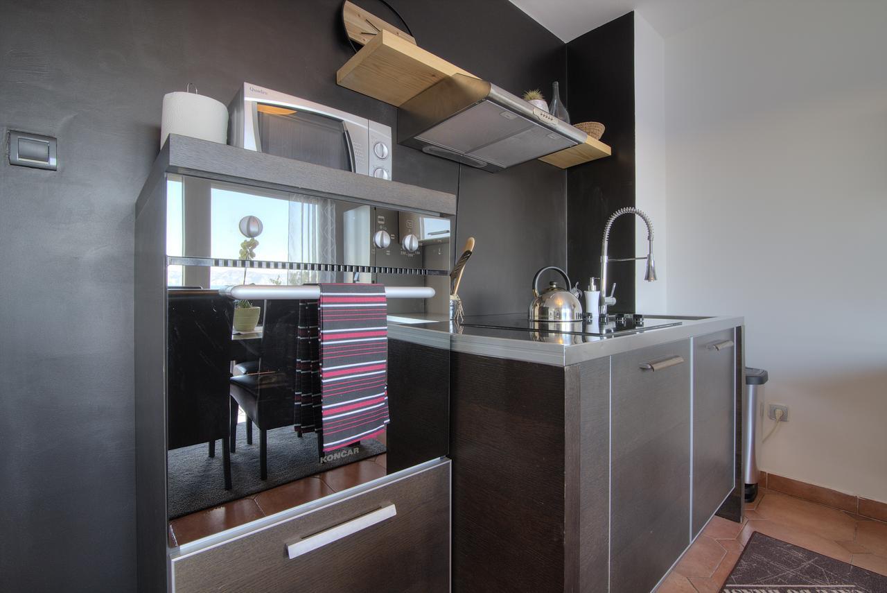 Apartments Lola เซนญ์ ภายนอก รูปภาพ