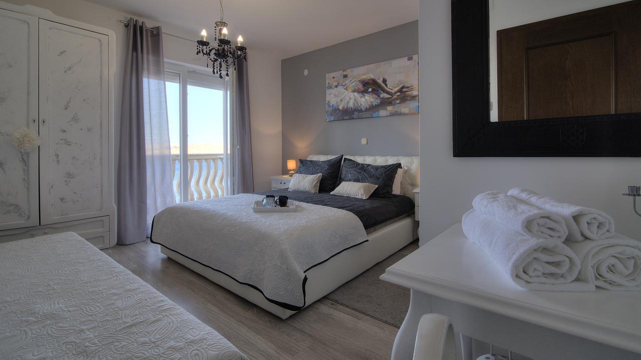 Apartments Lola เซนญ์ ภายนอก รูปภาพ